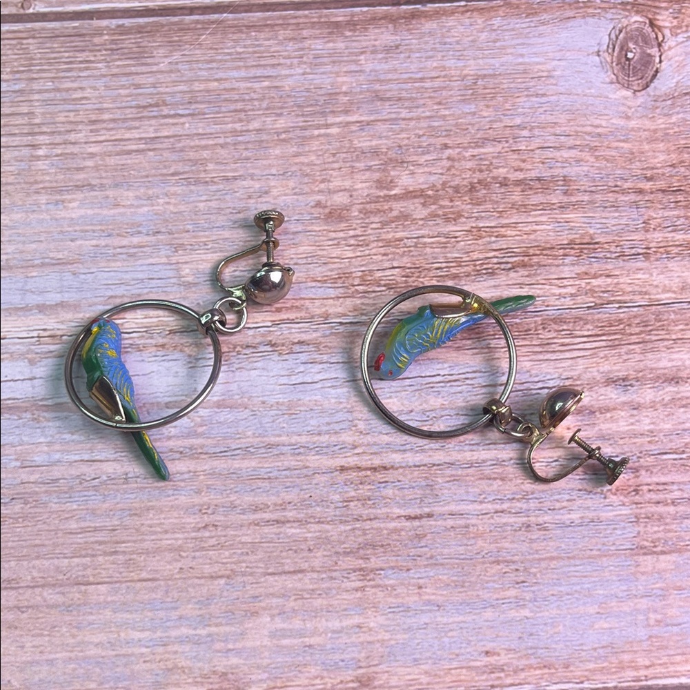 Vintage Handmade Green& Blue Bird Goldtone Dangle Screwback earrings - Picture 7 of 14